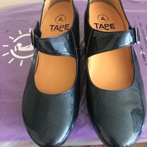 Orthopedic Design Shoes 9.5 wide